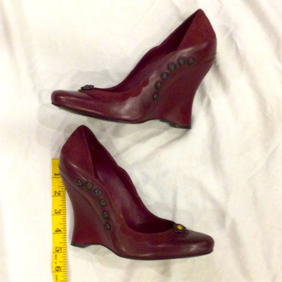 Burgundy Leather Studded Wedges Size 7 - Picture 5 of 7